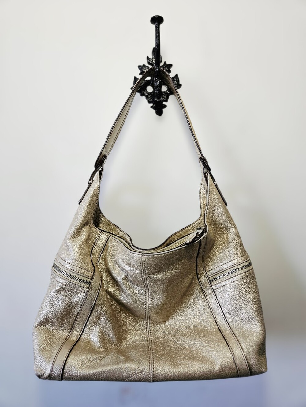 Tignanello Gold Leather Hobo Slouchy Shoulder Bag EUC - Picture 2 of 6